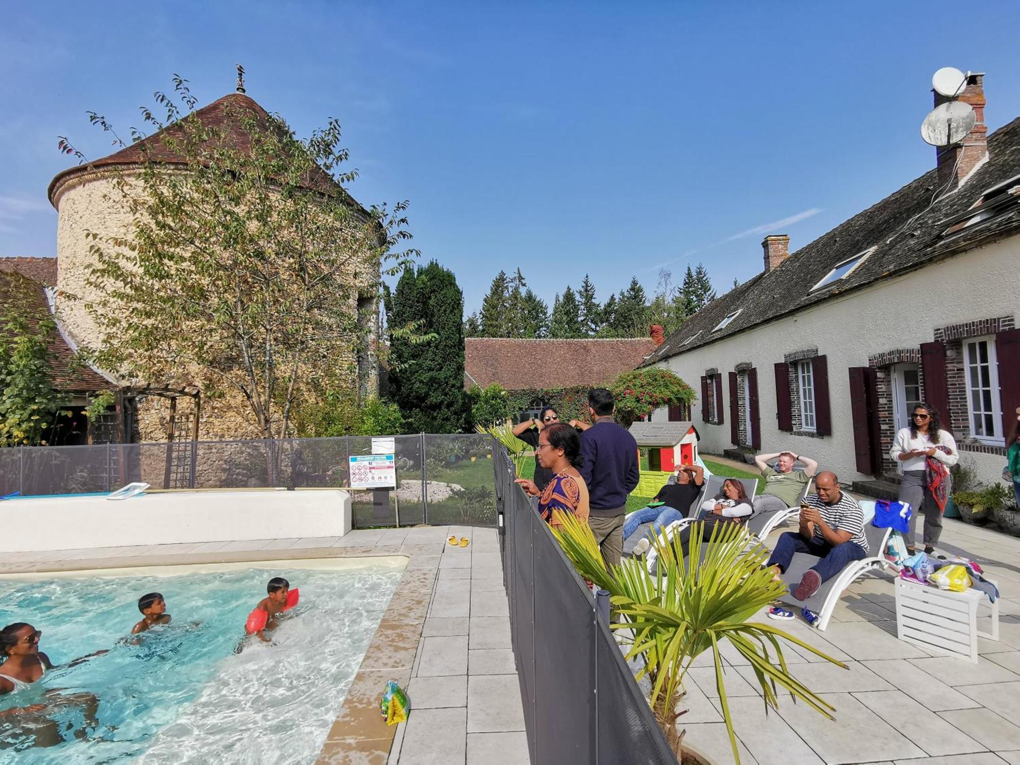 Domaine De Tardais, Ideal Famille Avec Piscine Et Nombreux Loisirs Senonches Luaran gambar